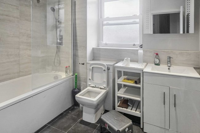 136 Darwin Road, Ealing, London, W5 4BH 10