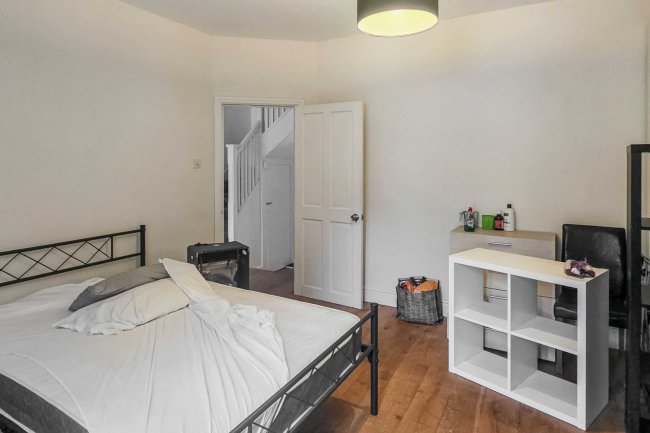 136 Darwin Road, Ealing, London, W5 4BH 10