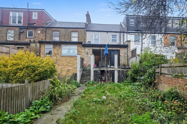 136 Darwin Road, Ealing, London, W5 4BH 10