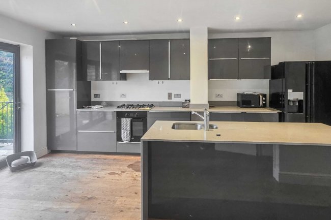 136 Darwin Road, Ealing, London, W5 4BH 10