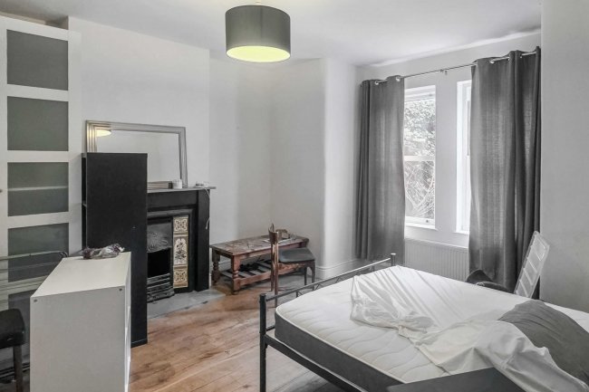 136 Darwin Road, Ealing, London, W5 4BH 10