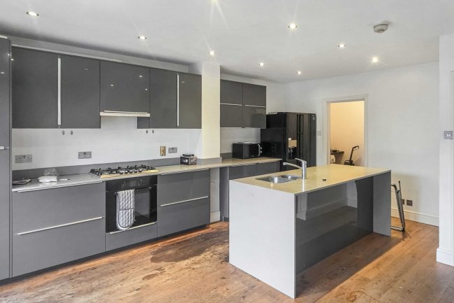 136 Darwin Road, Ealing, London, W5 4BH 10