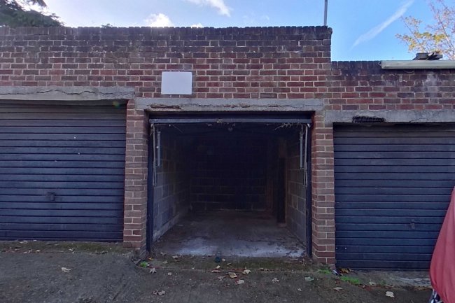Garage 7 Hilltop Court, 345 Grange Road, Norwood, London SE19 3BX 7