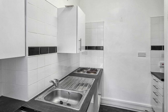 173A & 173B Chapter Road, Brent, London, NW2 5LJ 2