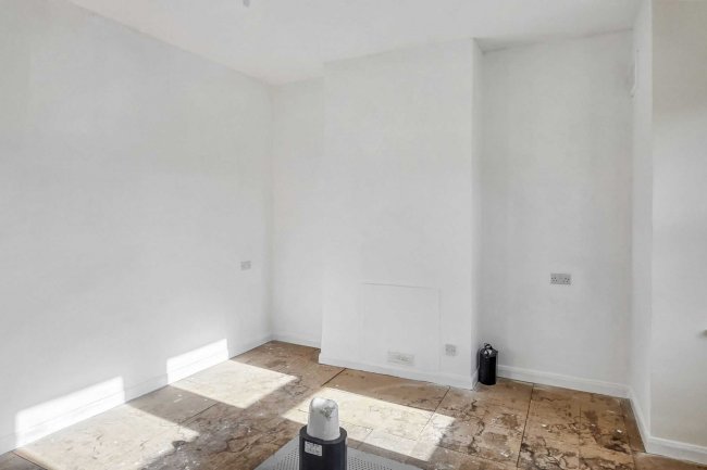 173A & 173B Chapter Road, Brent, London, NW2 5LJ 2