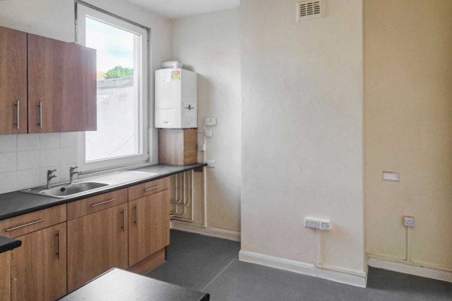 173A & 173B Chapter Road, Brent, London, NW2 5LJ 2