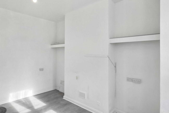 173A & 173B Chapter Road, Brent, London, NW2 5LJ 2