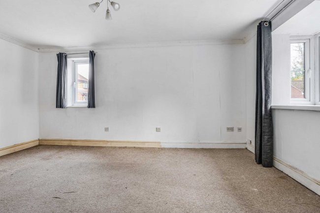 Flat 10 Wyvern House, Bridge Road, Grays, Essex, RM17 6RS 3