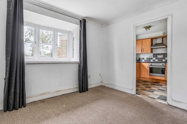 Flat 10 Wyvern House, Bridge Road, Grays, Essex, RM17 6RS 3