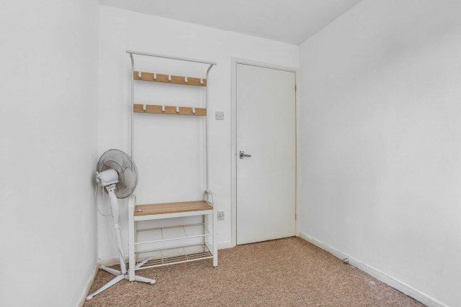 Flat 10 Wyvern House, Bridge Road, Grays, Essex, RM17 6RS 3