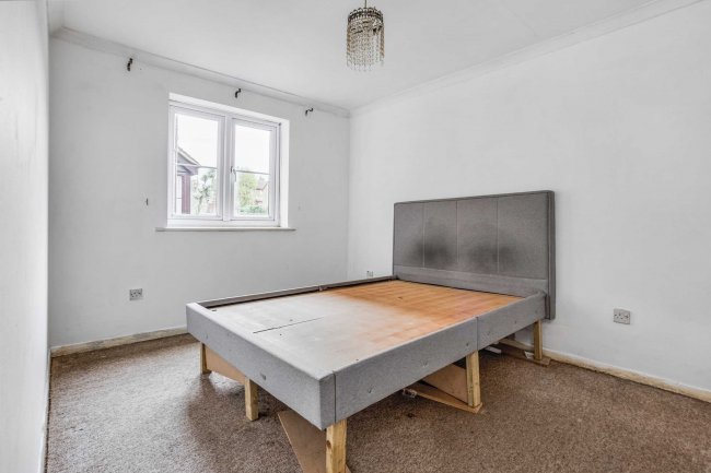 Flat 10 Wyvern House, Bridge Road, Grays, Essex, RM17 6RS 3