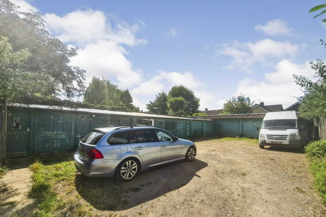 Land to rear of 165 French Street, Sunbury on Thames, TW16 5JY 3