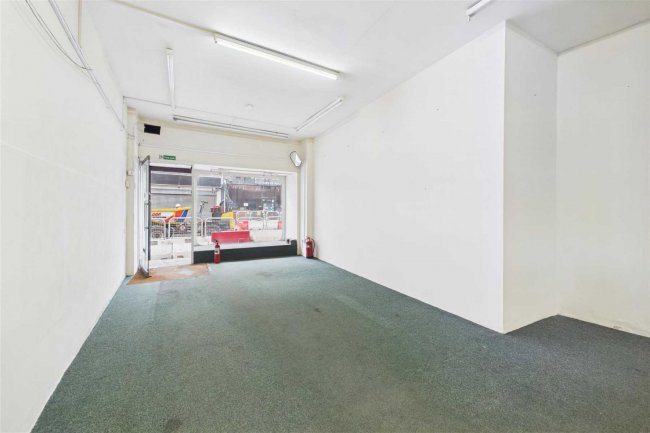 15 Eastover, Bridgwater, Somerset TA6 5AG 2