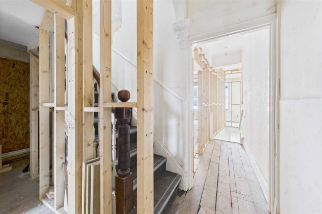 15 Eastover, Bridgwater, Somerset TA6 5AG 2