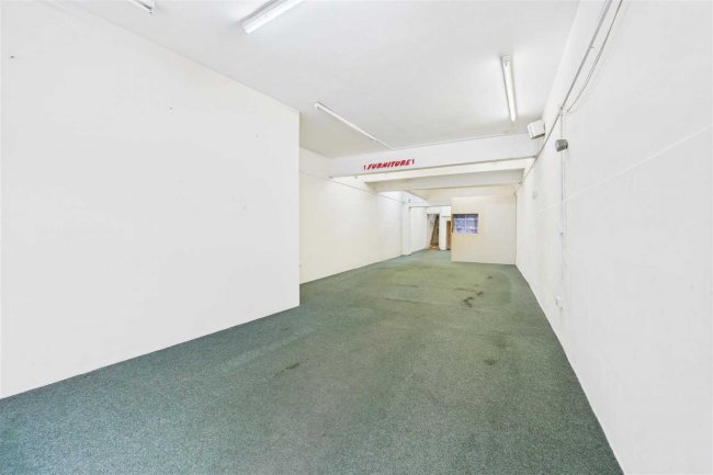 15 Eastover, Bridgwater, Somerset TA6 5AG 2