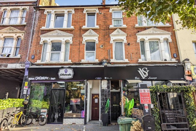 228 Brownhill Road, Lewisham, London SE6 1AT 3