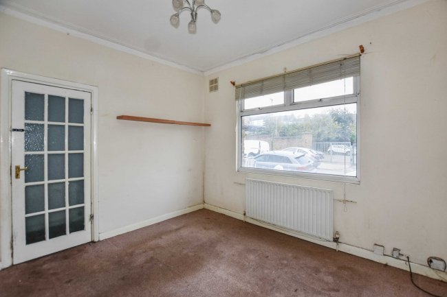 29 Waverley Road, Plumstead, SE18 7TL 3