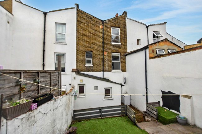 29 Waverley Road, Plumstead, SE18 7TL 3