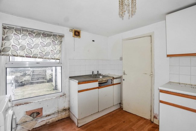 29 Waverley Road, Plumstead, SE18 7TL 3