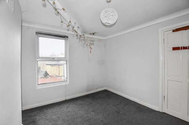 29 Waverley Road, Plumstead, SE18 7TL 3