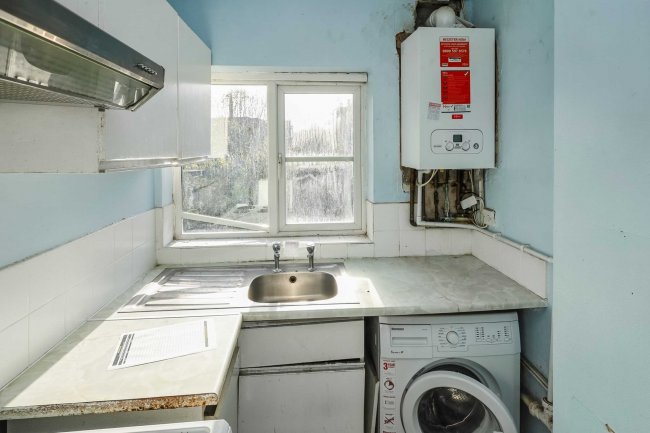 58A Herga Road, Harrow, HA3 5AS 1