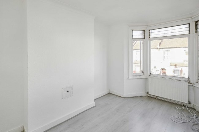 58A Herga Road, Harrow, HA3 5AS 1