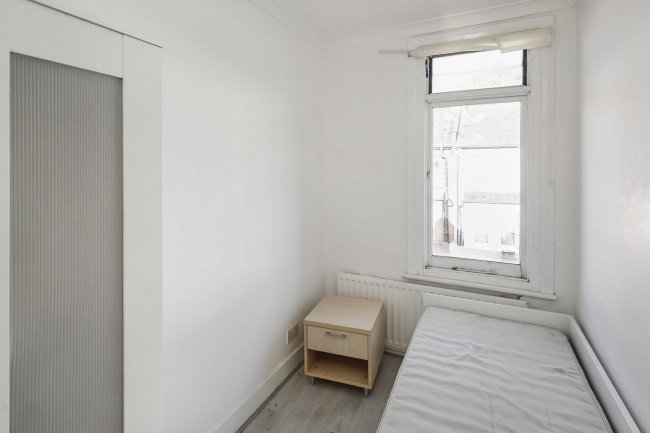 58A Herga Road, Harrow, HA3 5AS 1