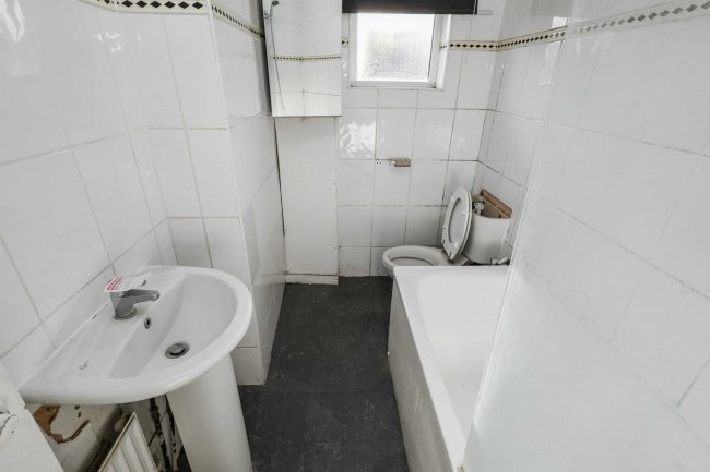 58A Herga Road, Harrow, HA3 5AS 1