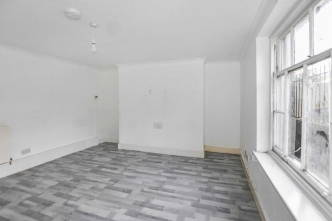 Flat A, 104 Peckham Hill Street, Peckham, London, SE15 5JT 1