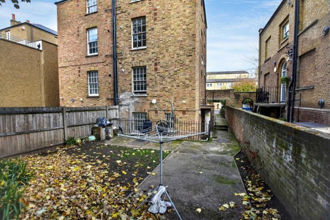 Flat A, 104 Peckham Hill Street, Peckham, London, SE15 5JT 1