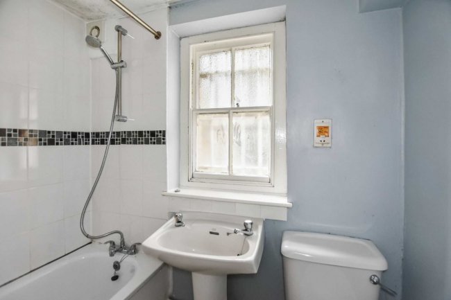 Flat A, 104 Peckham Hill Street, Peckham, London, SE15 5JT 1