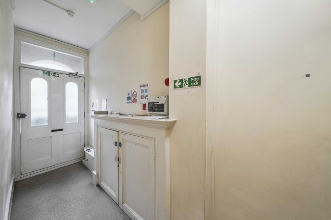 Flat B 164 Coldharbour Lane, London, SE5 9QH 6