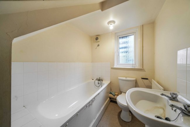 Flat B 164 Coldharbour Lane, London, SE5 9QH 6