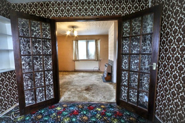 43 Wythburn Road, Chesterfield, Derbyshire, S41 8DP 1