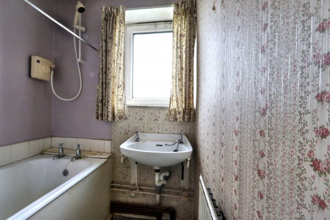 43 Wythburn Road, Chesterfield, Derbyshire, S41 8DP 1