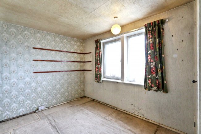 43 Wythburn Road, Chesterfield, Derbyshire, S41 8DP 1