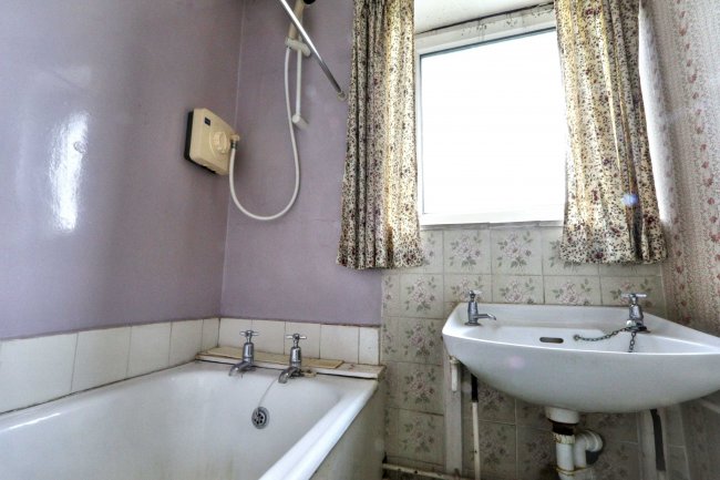 43 Wythburn Road, Chesterfield, Derbyshire, S41 8DP 1