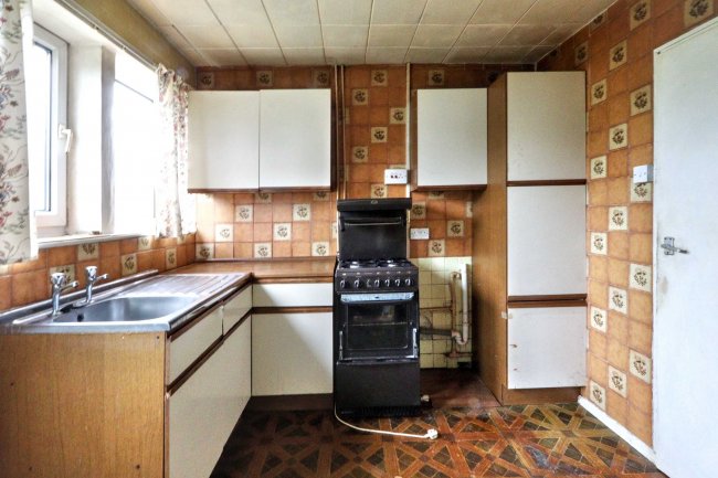 43 Wythburn Road, Chesterfield, Derbyshire, S41 8DP 1