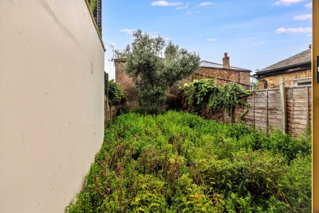 74 Lyal Road, Bow London E3 5QQ 8