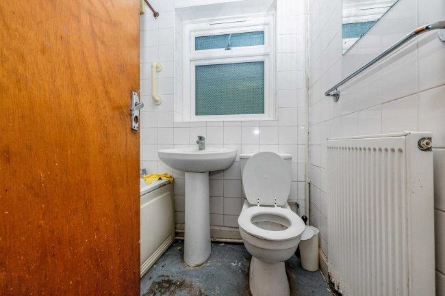 74 Lyal Road, Bow London E3 5QQ 8