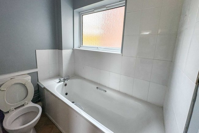 85 Waiblingen Way, Devizes, Wiltshire SN10 2BW 1