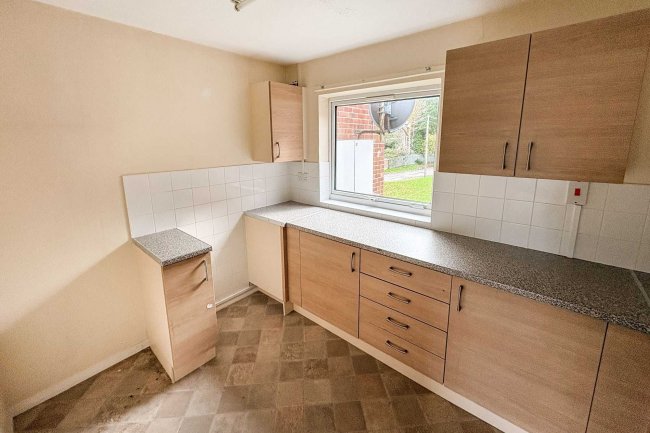 85 Waiblingen Way, Devizes, Wiltshire SN10 2BW 1