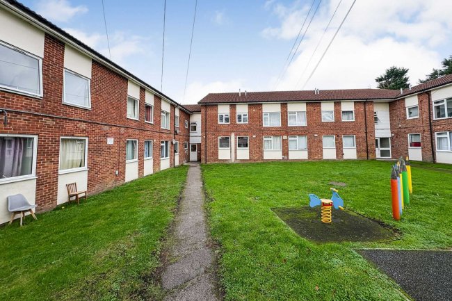 85 Waiblingen Way, Devizes, Wiltshire SN10 2BW 1