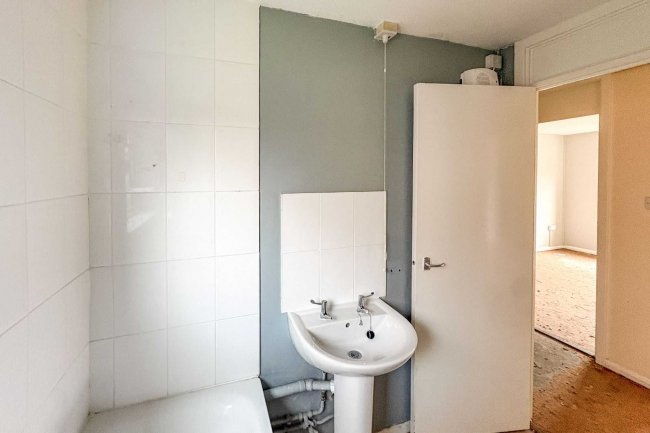 85 Waiblingen Way, Devizes, Wiltshire SN10 2BW 1