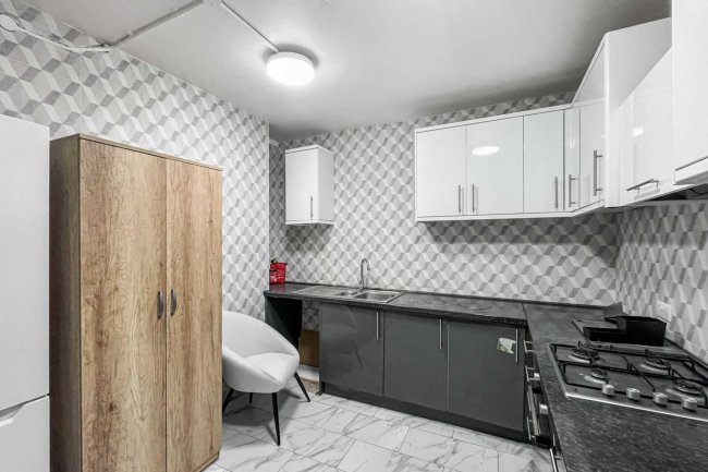 304A High Street, Sutton, Surrey, SM1 1PQ 6