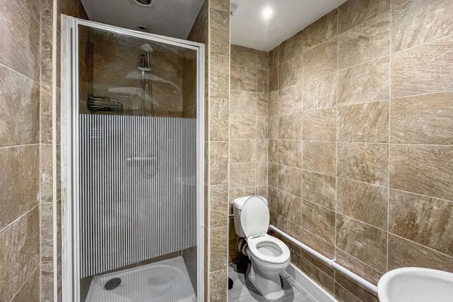 304A High Street, Sutton, Surrey, SM1 1PQ 6