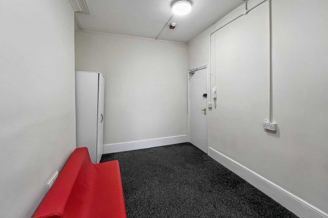 304A High Street, Sutton, Surrey, SM1 1PQ 6