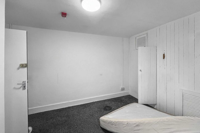 304A High Street, Sutton, Surrey, SM1 1PQ 6