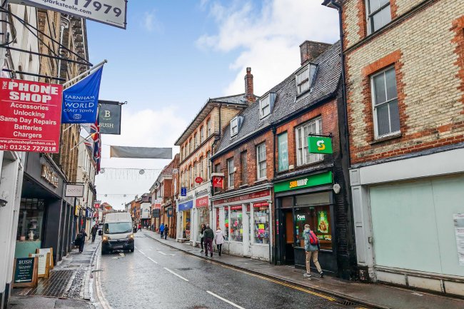 15 The Borough, Farnham, GU9 7NF 7