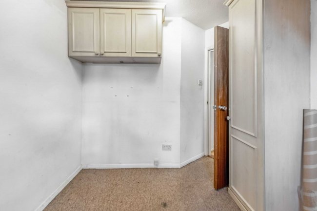 9 Princess Court, Alexandra Road, Farnborough, Hampshire, GU14 6EE 2